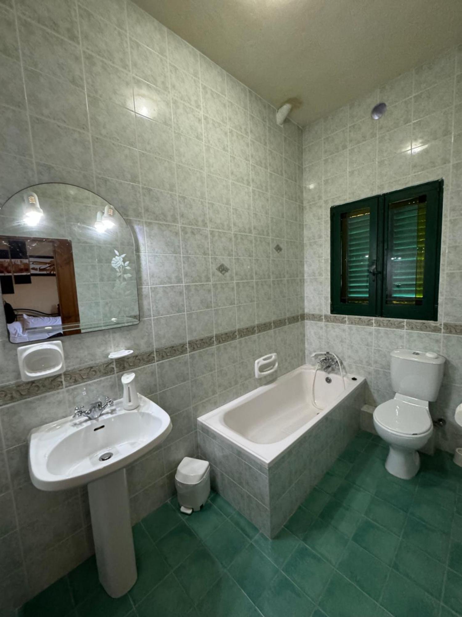 Tal-Bir Farmhouse Hotel Nadur ภายนอก รูปภาพ